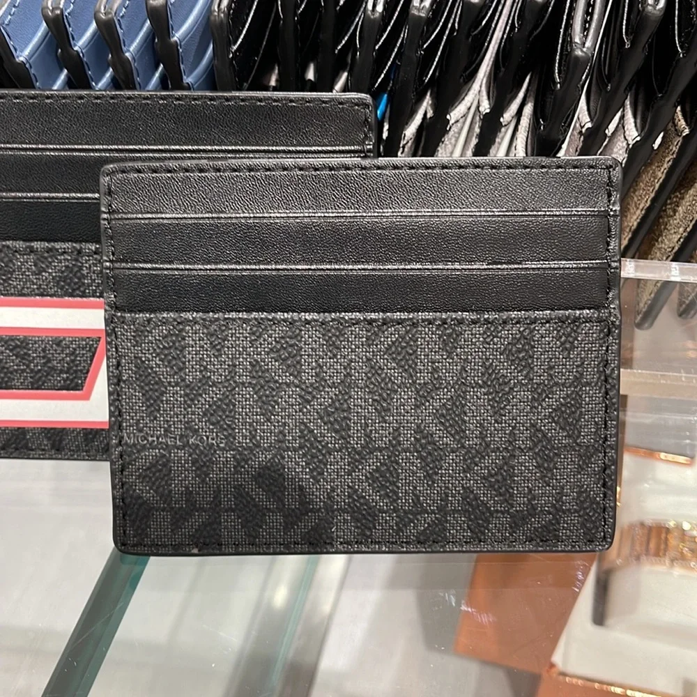 MICHAEL KORS MENS
Cooper Graphic Logo Tall Card Case
Style# 36S3LCOD2B
PINK
NWT - Picture 6 of 16